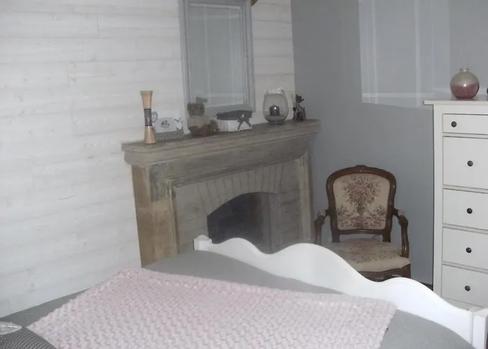 Jolie Dans Ancien Corps De Ferme ベッド・アンド・ブレックファスト Bellengreville (Calvados)